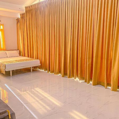Legends Hotel & Restaurant - Lemery And Taal Экстерьер фото