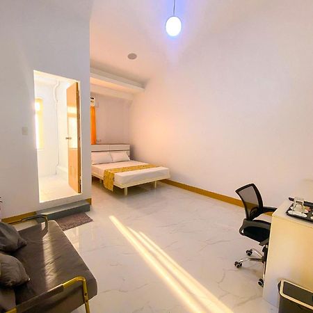 Legends Hotel & Restaurant - Lemery And Taal Экстерьер фото