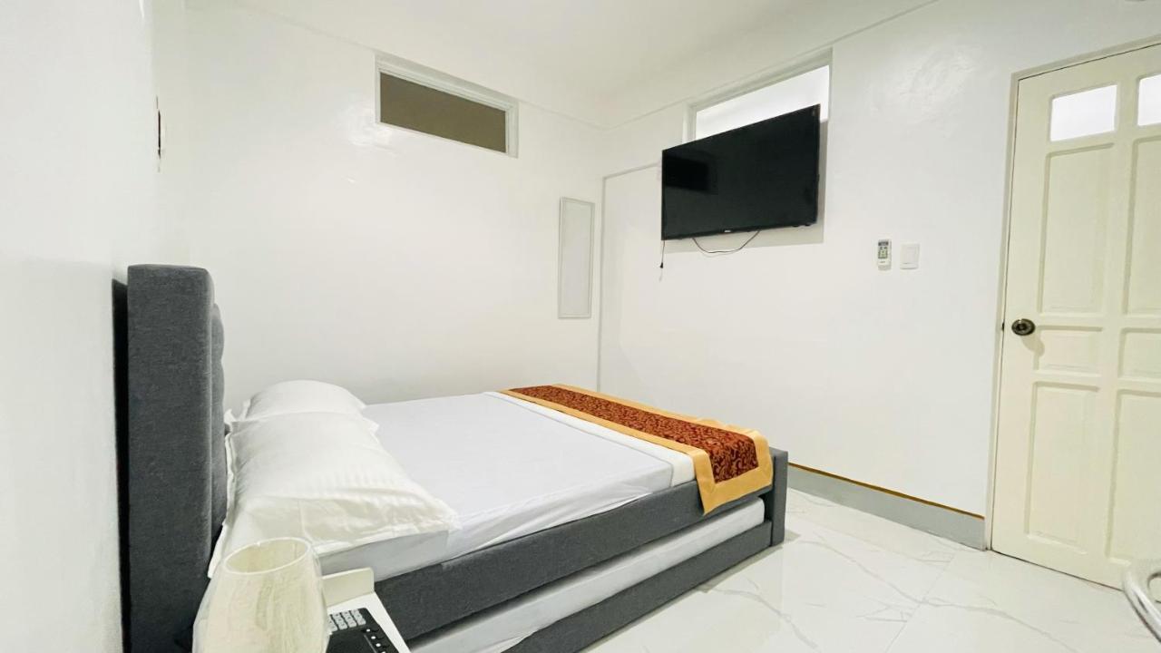 Legends Hotel & Restaurant - Lemery And Taal Экстерьер фото