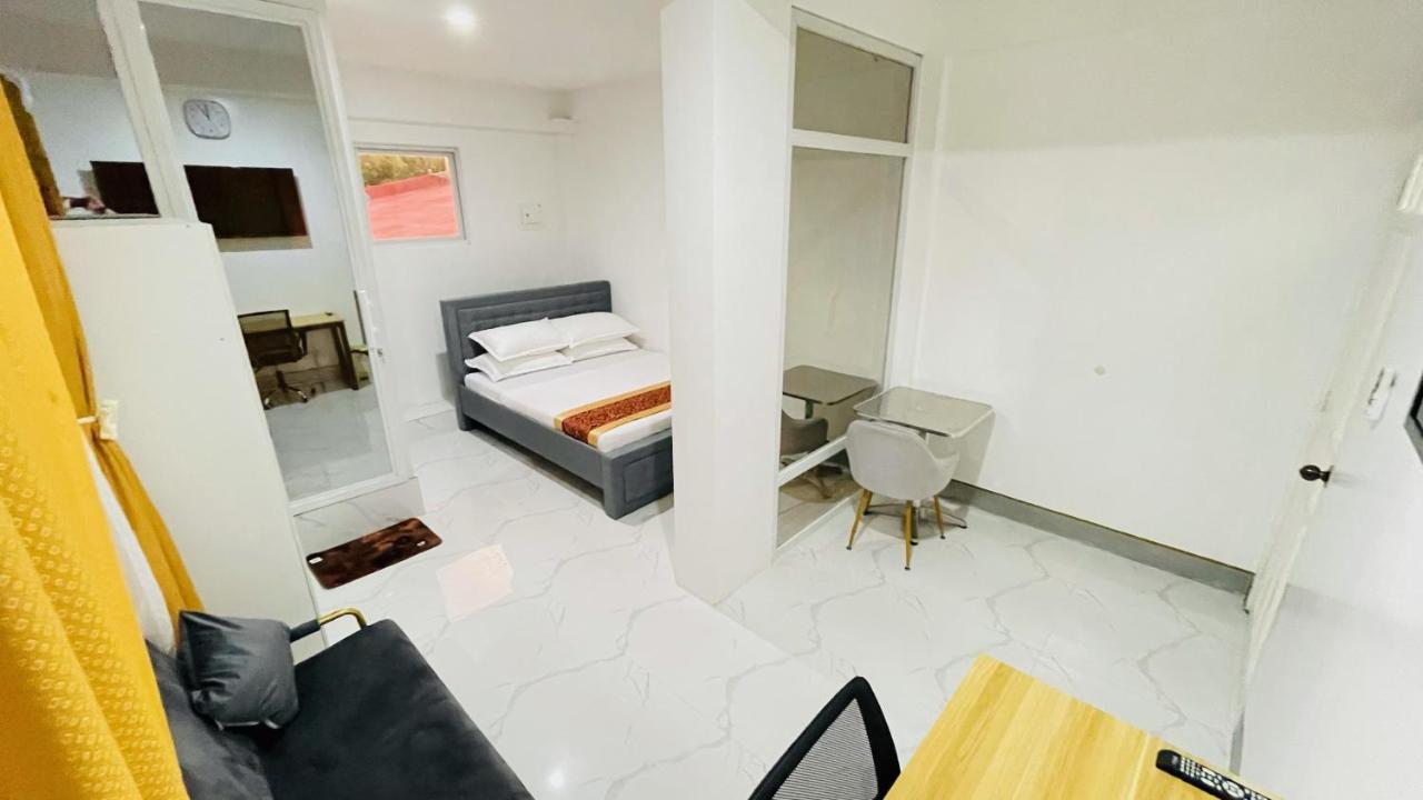 Legends Hotel & Restaurant - Lemery And Taal Экстерьер фото