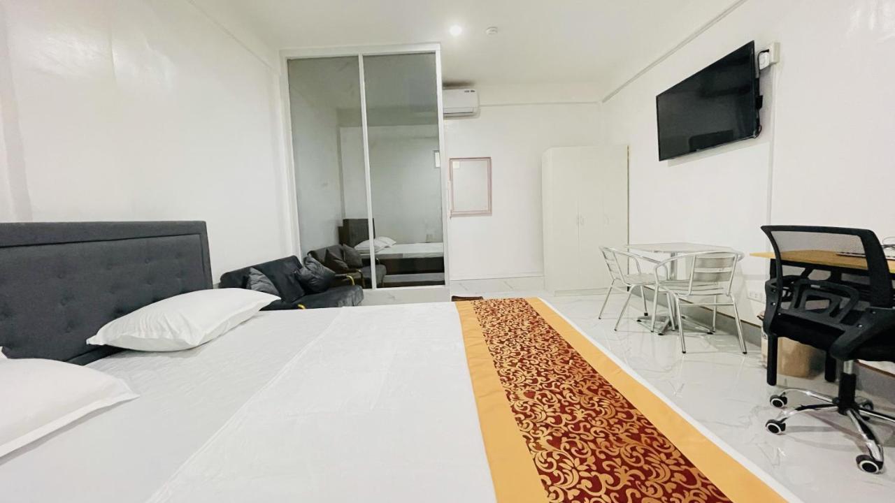 Legends Hotel & Restaurant - Lemery And Taal Экстерьер фото