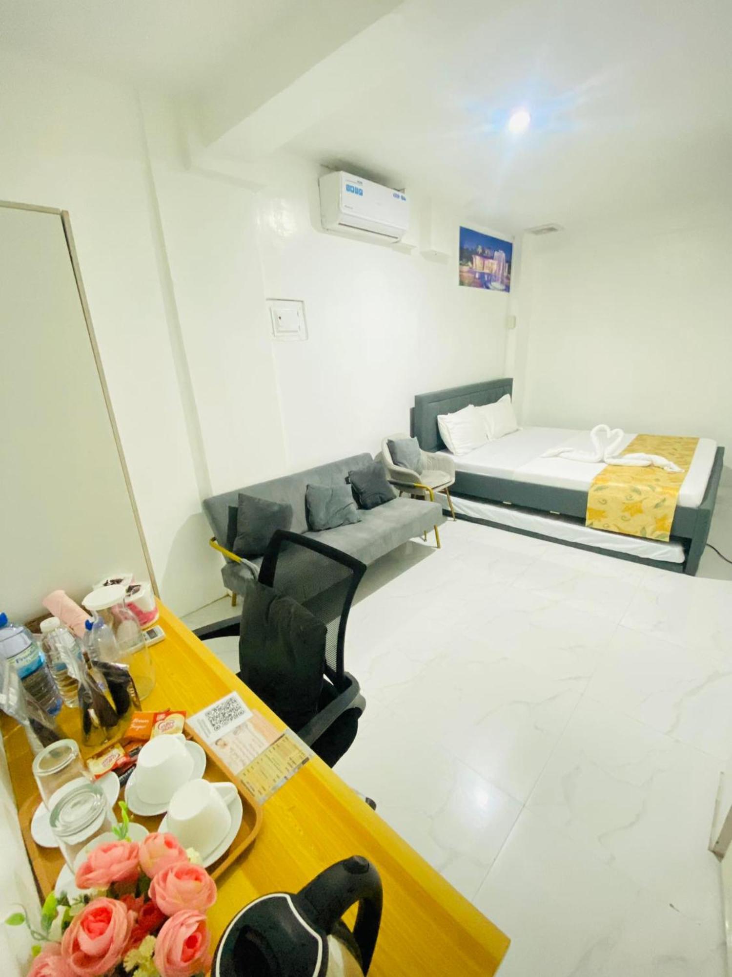 Legends Hotel & Restaurant - Lemery And Taal Экстерьер фото