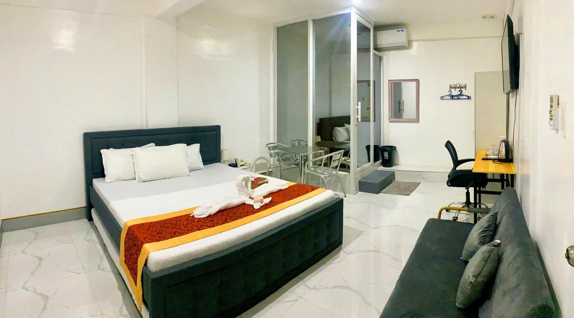 Legends Hotel & Restaurant - Lemery And Taal Экстерьер фото