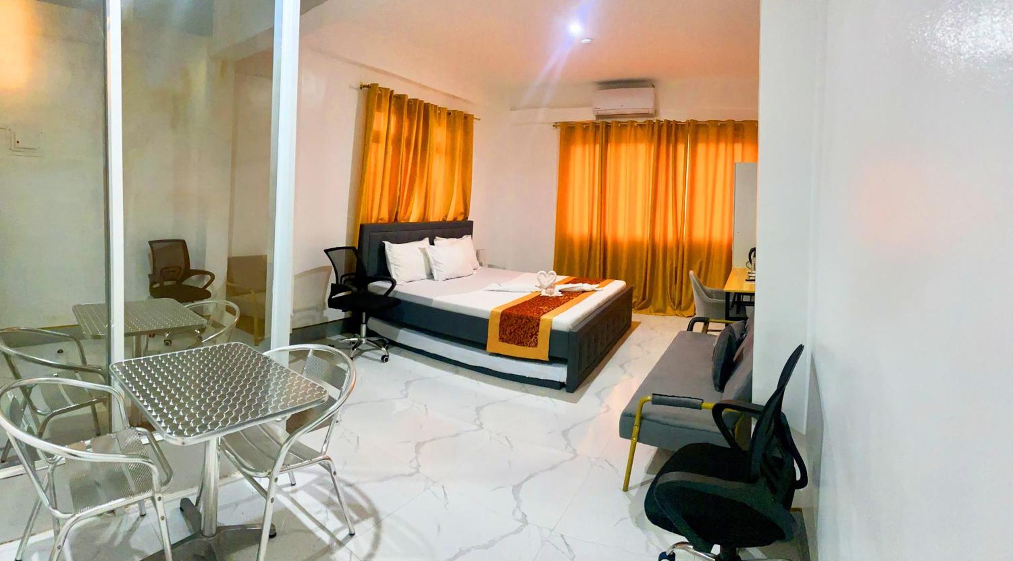 Legends Hotel & Restaurant - Lemery And Taal Экстерьер фото