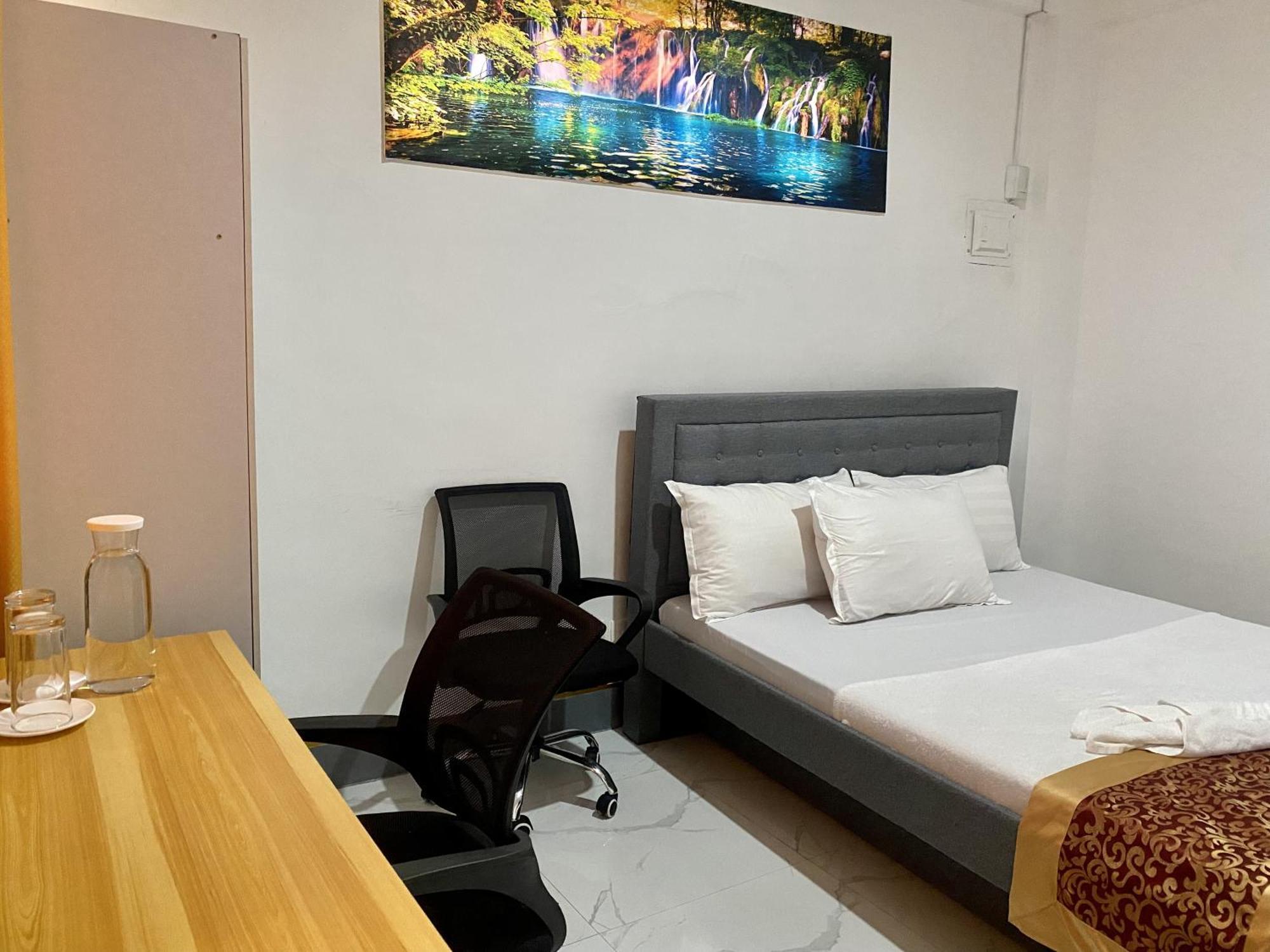 Legends Hotel & Restaurant - Lemery And Taal Экстерьер фото