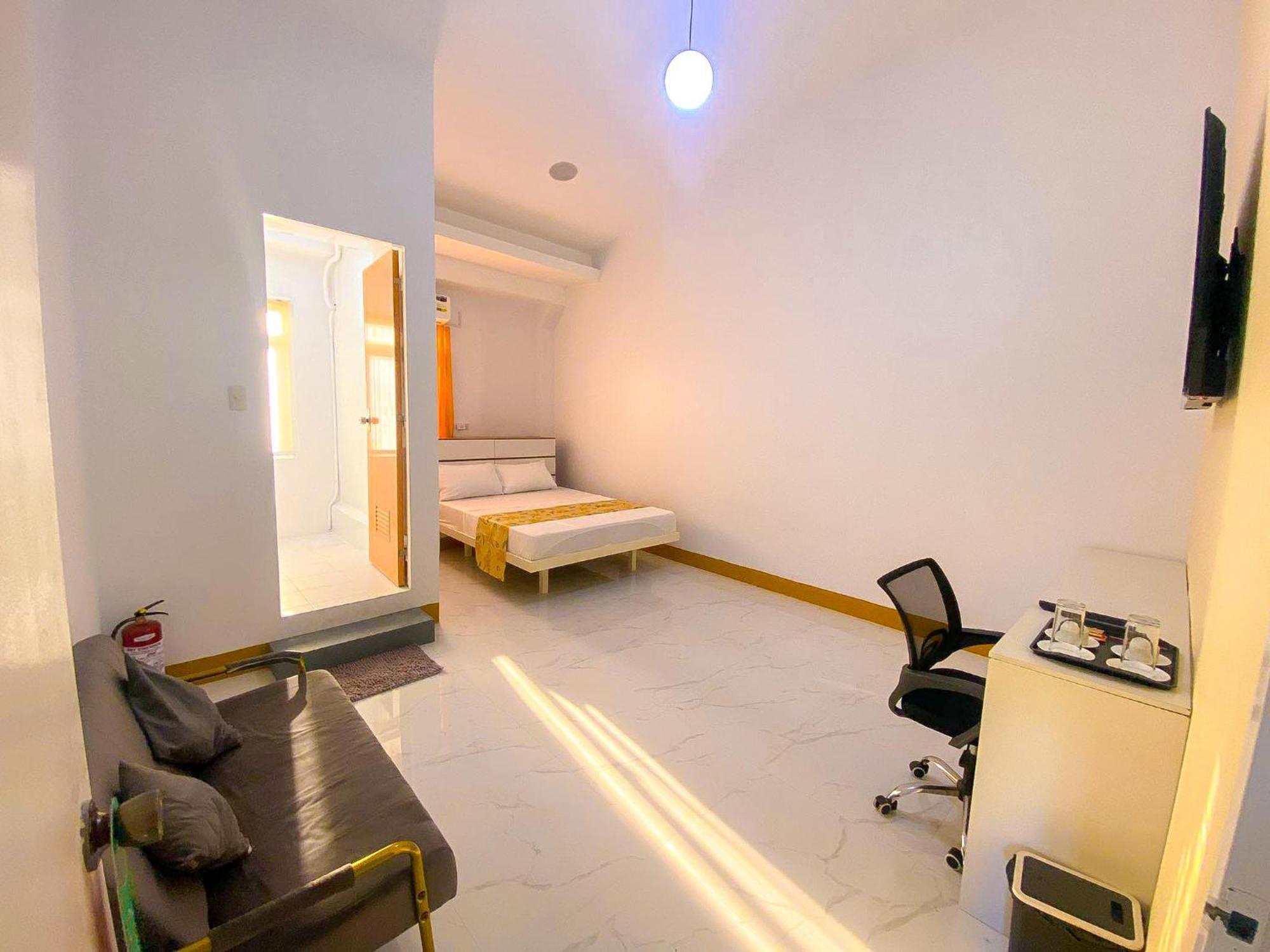 Legends Hotel & Restaurant - Lemery And Taal Экстерьер фото
